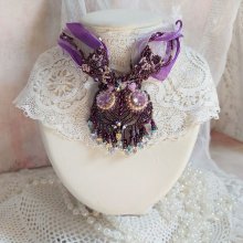 Parisienne-Halskette, bestickt mit Swarovski-Kristallen, elfenbeinfarbenen Perlmuttperlen und Rocailles